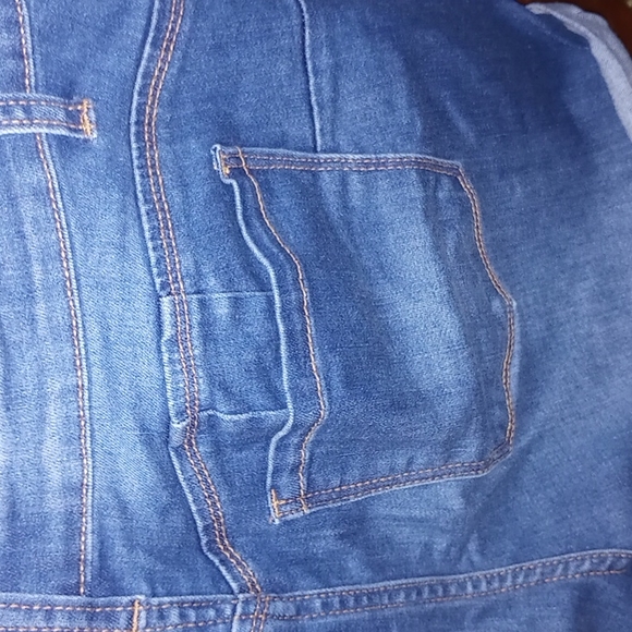 Shell Back Shorts - Picture 6 of 11